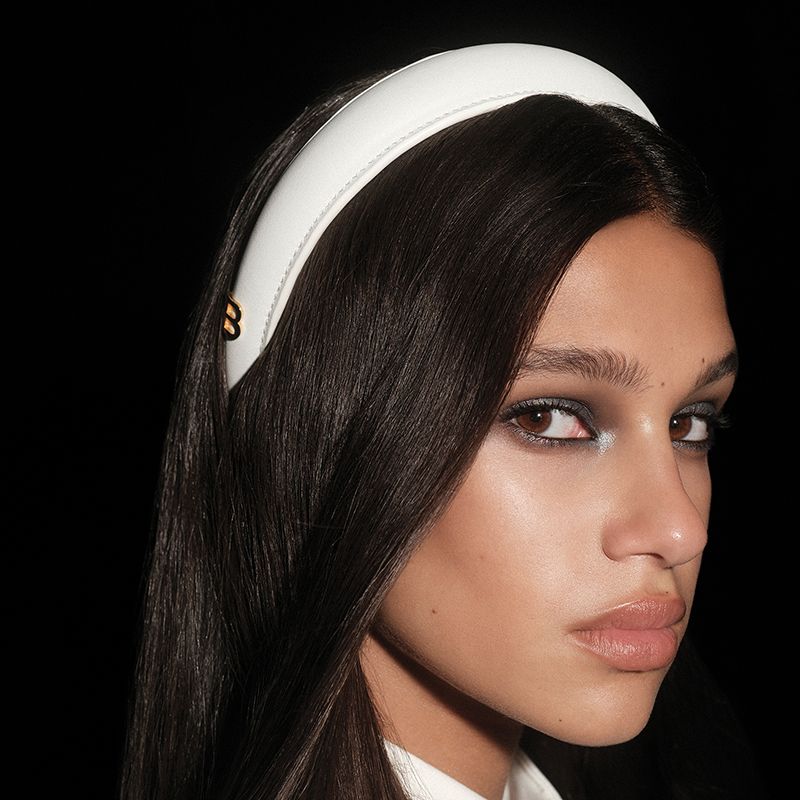 Balmain Hair Couture White Leather Puffed Headband with 18K gold plated logo Legacy Skórzana opaska do włosów FW24