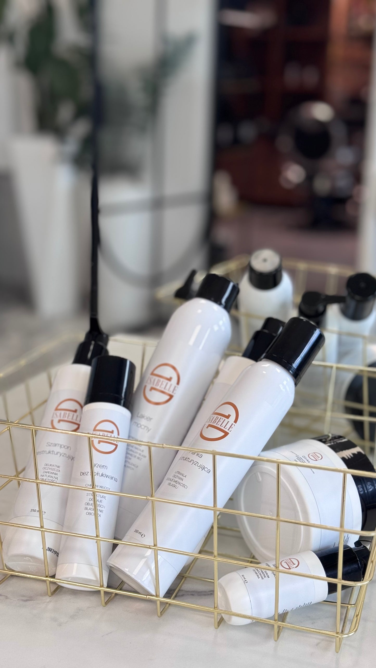 Isabelle - Szampon do włosów wzmacniający i restrukturyzujący 250 ml